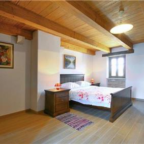 4 bedroom villa with pool near Svetvinčenat, Istria, sleeps 10